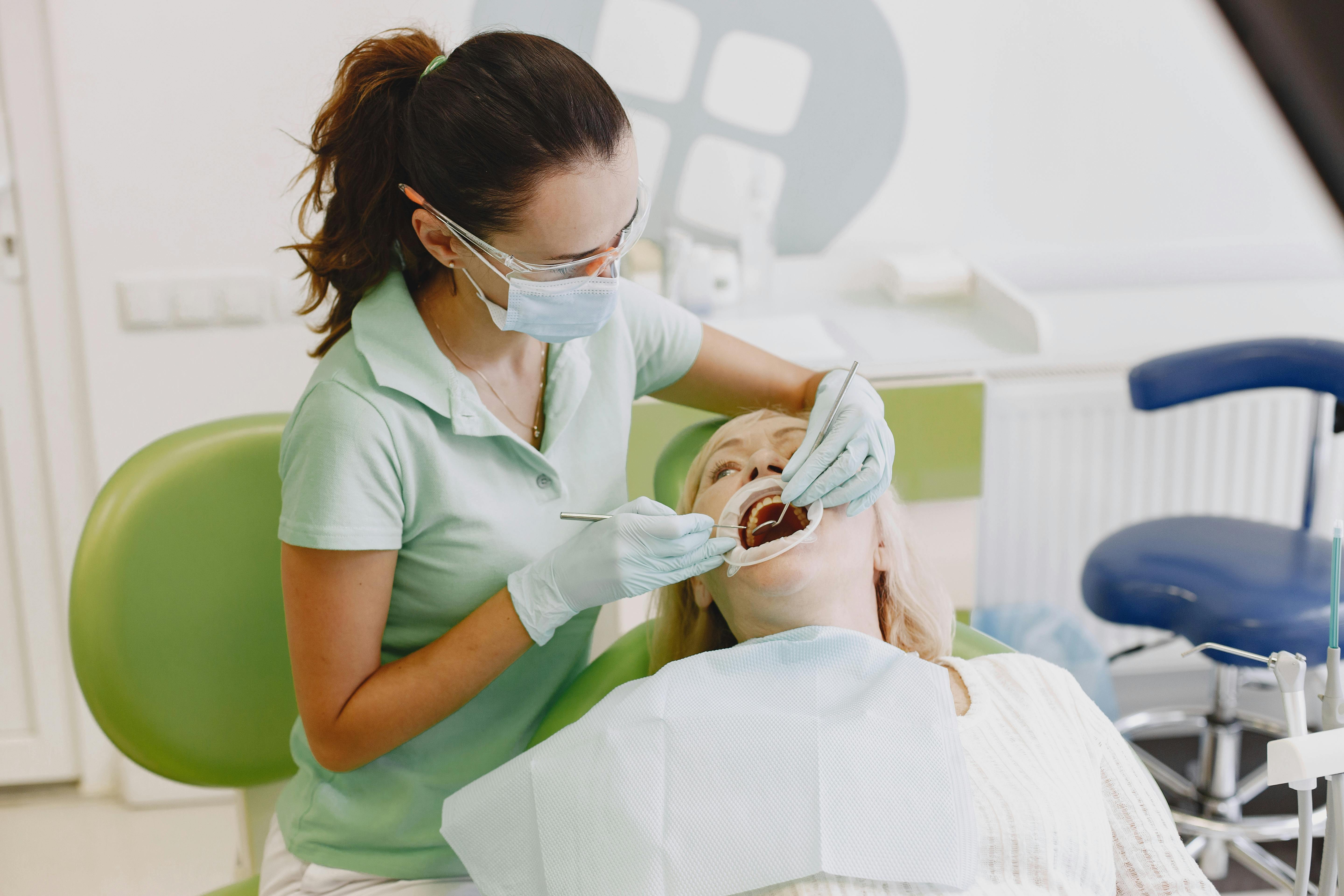 Dentista con paciente